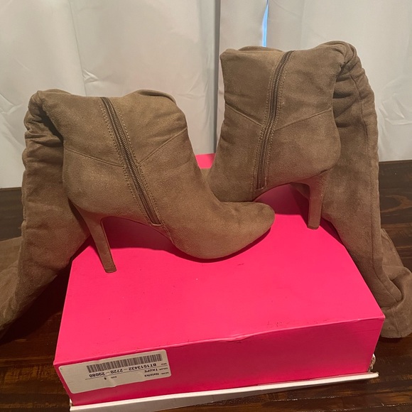 JustFab over the knee boots - Picture 7 of 11